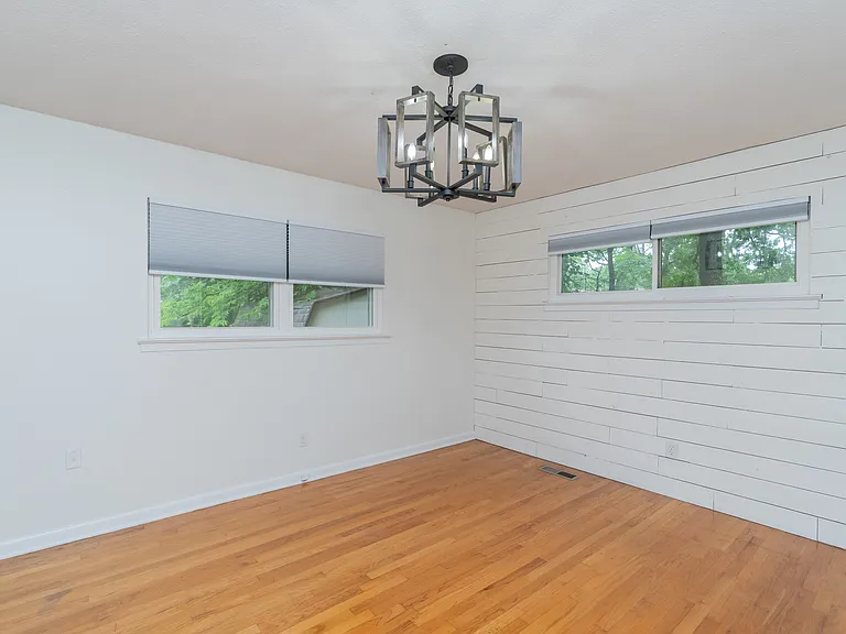 1621 Fernwood Cir — Photo 19