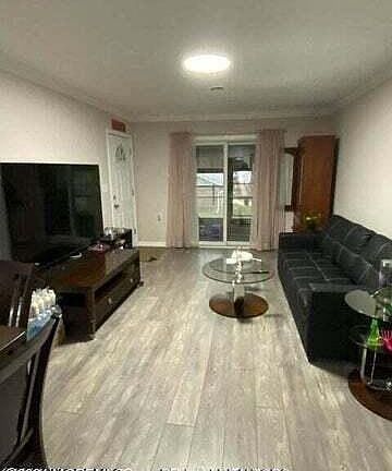 3rd image of 38L Cambridge Ct