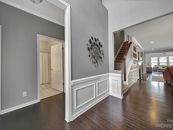 3rd image of 6156 Jack Thomas Dr