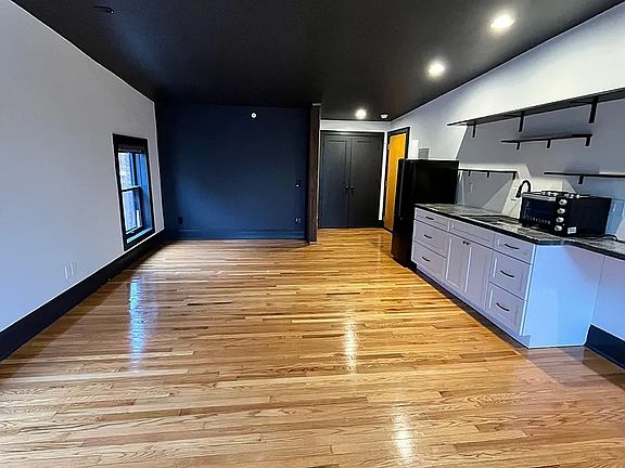 5th image of 515 W Ionia St #A