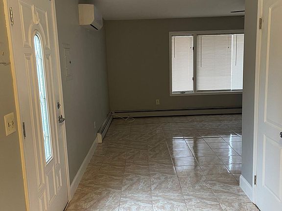 3rd image of 170 Halpin Ave #2