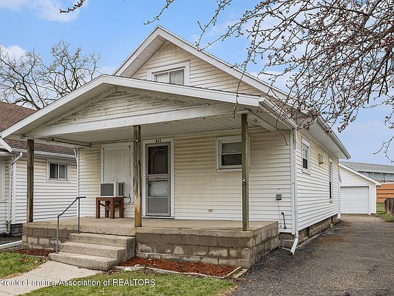 3rd image of 611 N Clemens Ave