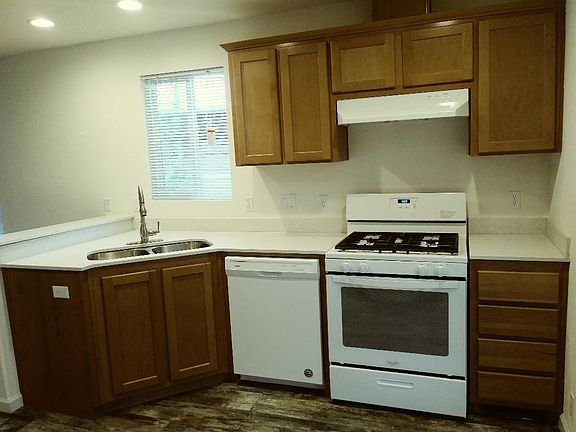 5th image of 2700 S Market St APT 44
