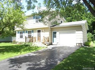15 Gateway Dr, Batavia, NY 14020