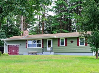 94 Little Pond Rd, Woodstock, CT 06281