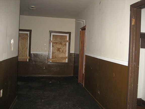 5th image of 4525 S Hermitage Ave