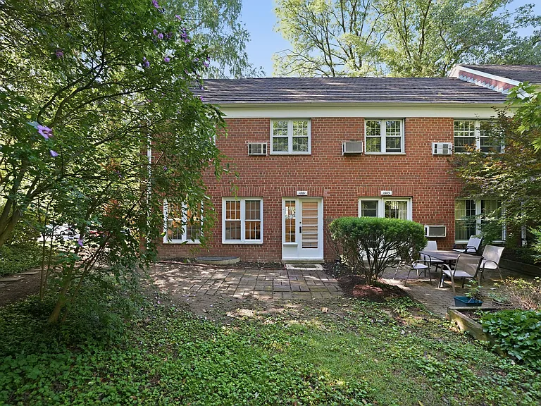 1661 Preston Rd — Photo 23
