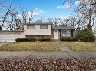 604 Lowden Ave, Glen Ellyn, IL 60137