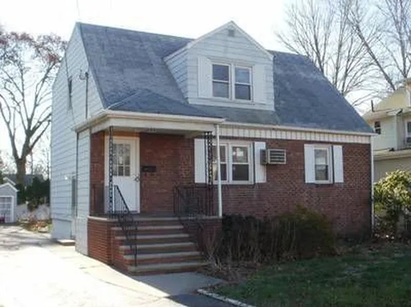172 E Main St, Bergenfield, NJ 07621