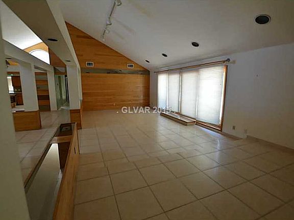 5th image of 3851 Hildebrand Ln