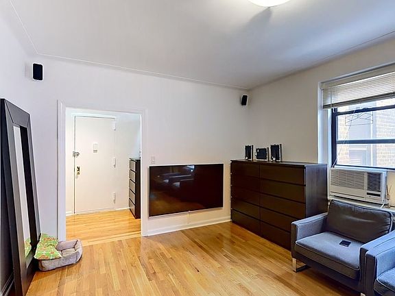 3rd image of 62-64 Saunders St #3D