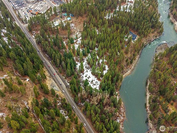 2nd image of 102 Boulder Creek Lane