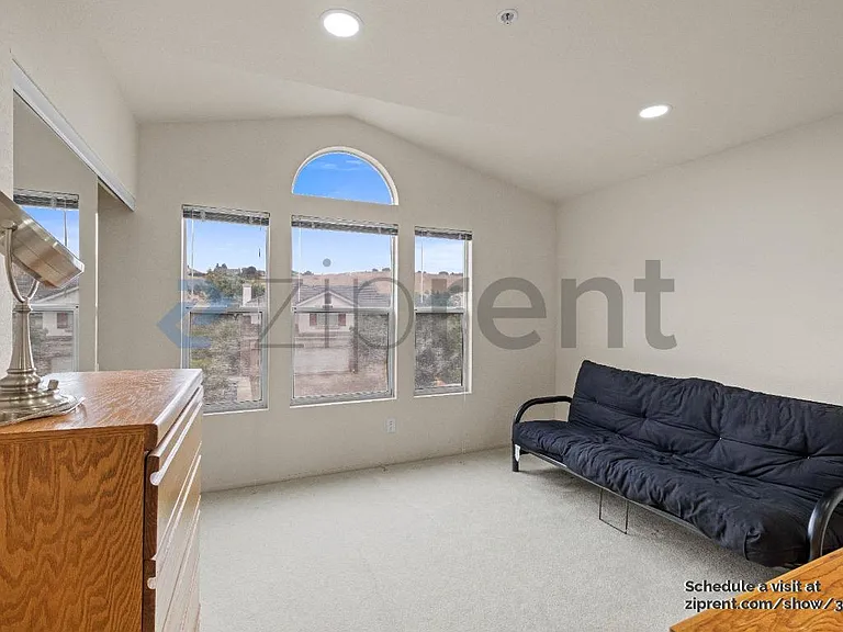 1001 Sandhurst Dr — Photo 21