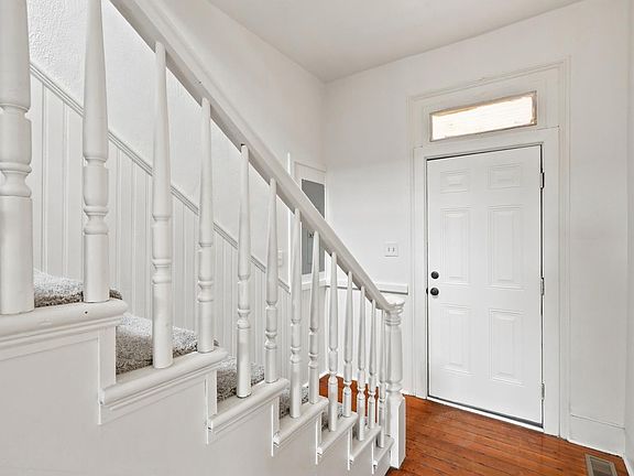 3rd image of 1001 Pierce St