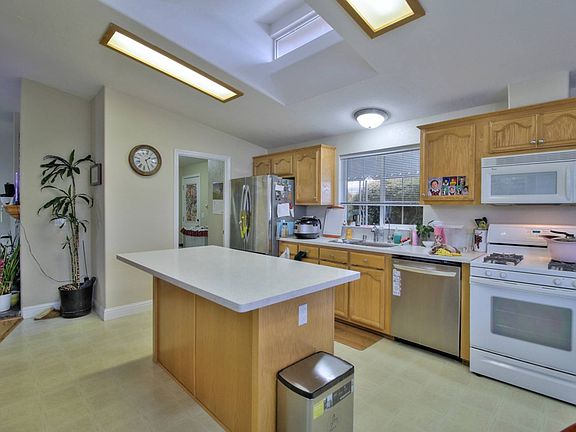 3rd image of 1225 Vienna Dr Spc 452