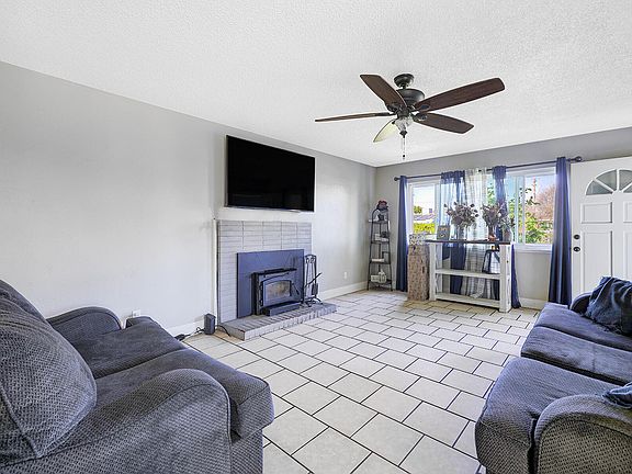 3rd image of 1449 W Sunnyside Avenue