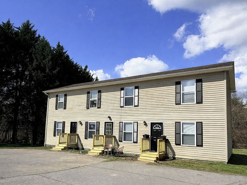 Front of 3 Wesley Branch with ample parking
