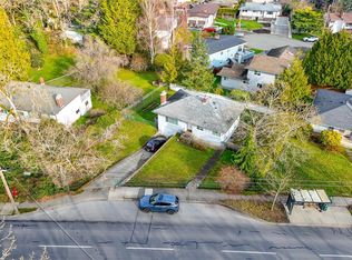 4121 Quadra St, Saanich, BC