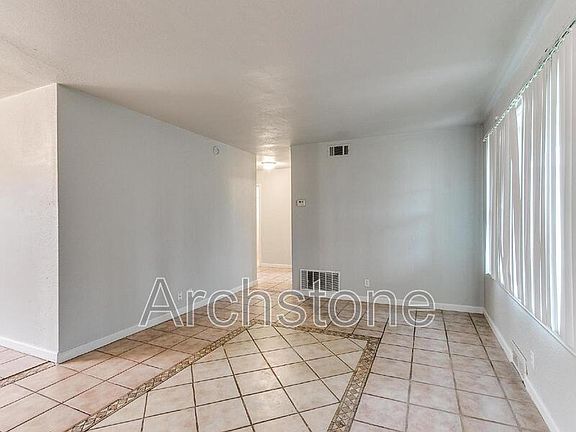 4th image of 1829 Corrine Dr