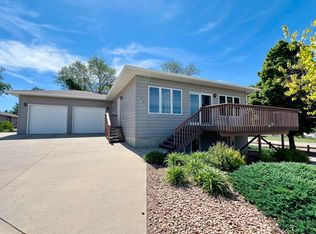 1021 W Elizabeth St, Pierre, SD 57501