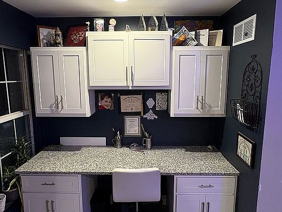 5th image of 16563 Carriage View Ct