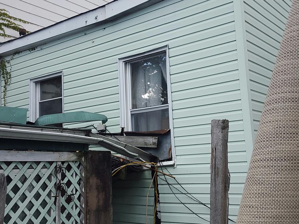 2nd image of 432 Midwood St