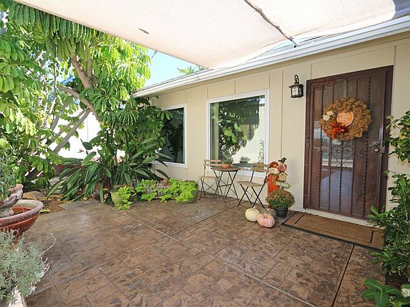 2nd image of 6039 Chateau Dr