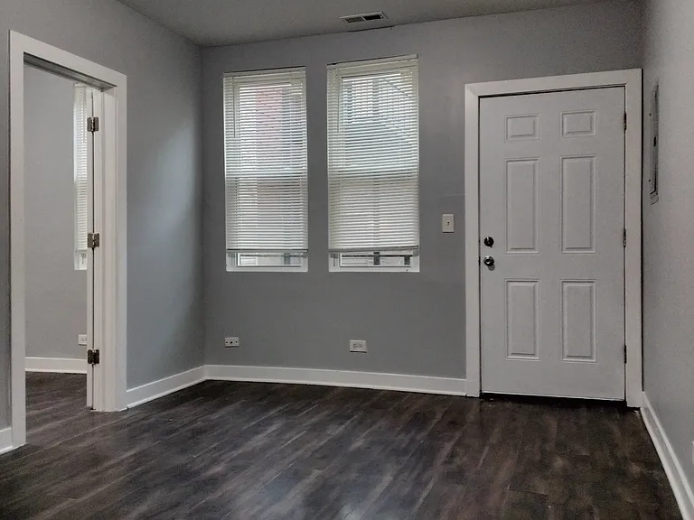 4800 S Winchester Ave — Photo 3