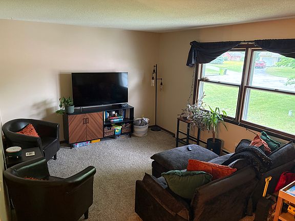 4th image of 3209 Princeton Ct