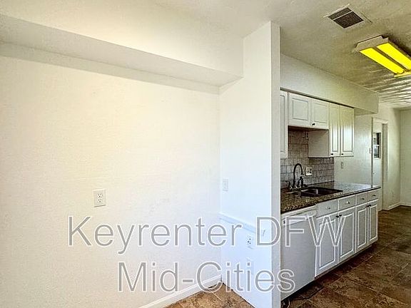 3rd image of 1225 Fairdale St
