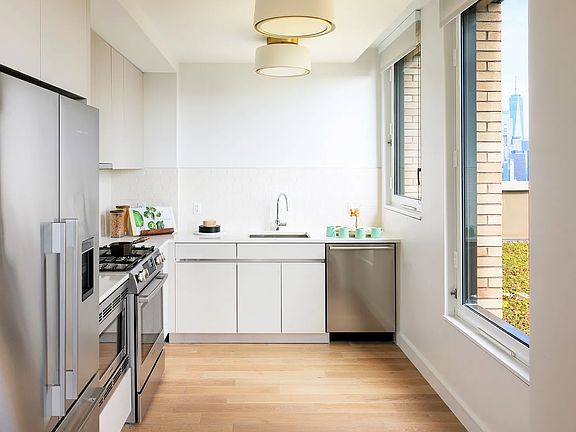 3rd image of 146 Pierrepont St APT 18D