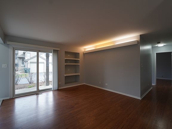 4th image of 365 Grissom Ct