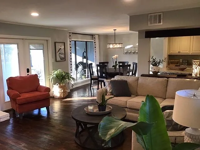 1812 Willow Point Dr — Photo 1