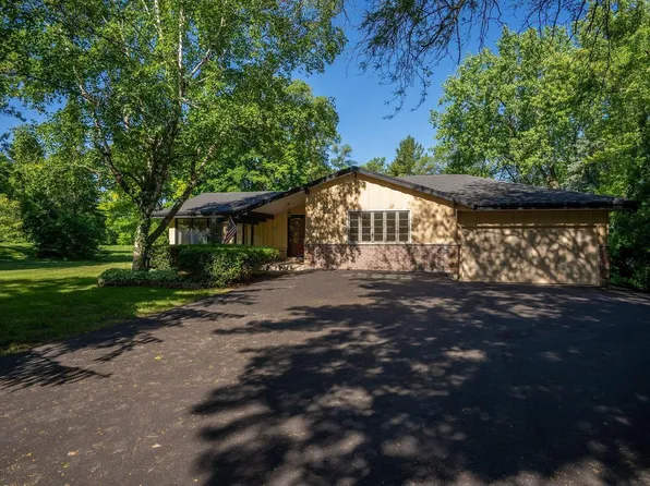 11039 North Westview LANE, Mequon, WI 53092