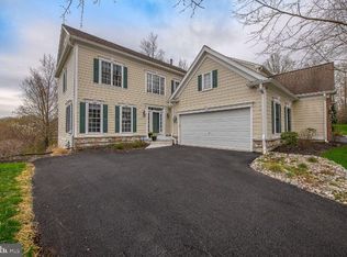 320 Arthur Ct, Newtown Square, PA 19073
