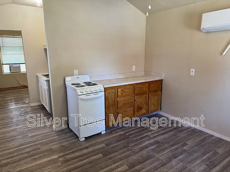 260 Lark Meadow Dr #D — Photo 11