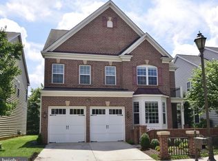 5811 Falls Gate Ct, Falls Church, VA 22041