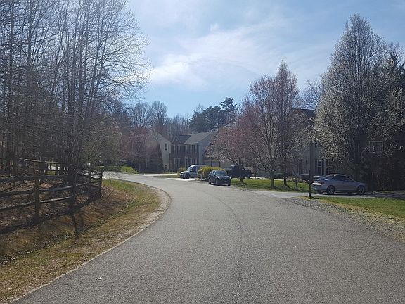 5th image of 13070 Crestbrook Dr
