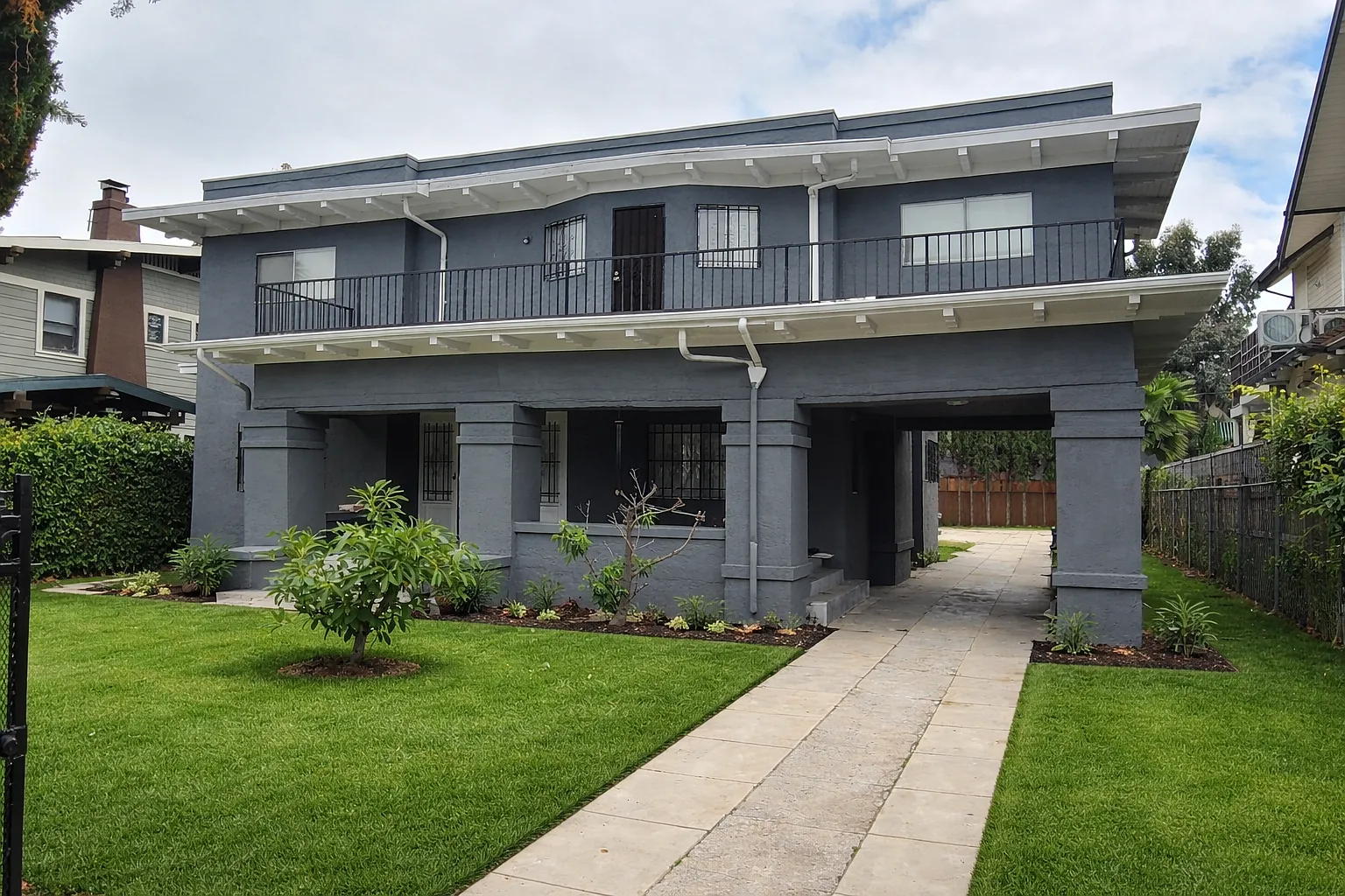 7 bed, 3.5 bath, 3671 sqft, $8,500 — Photo 1