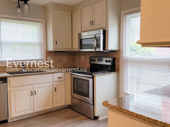 9236 Switzer St — Photo 6