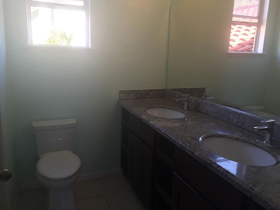 4th image of 1839 N Winona Dr