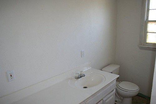 4th image of 7124 Vinewood St