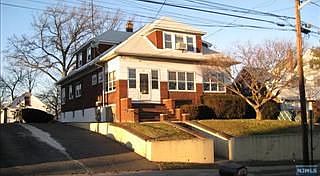 5th image of 155 Plauderville Ave
