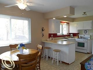 4th image of 2122 Paulette Ave