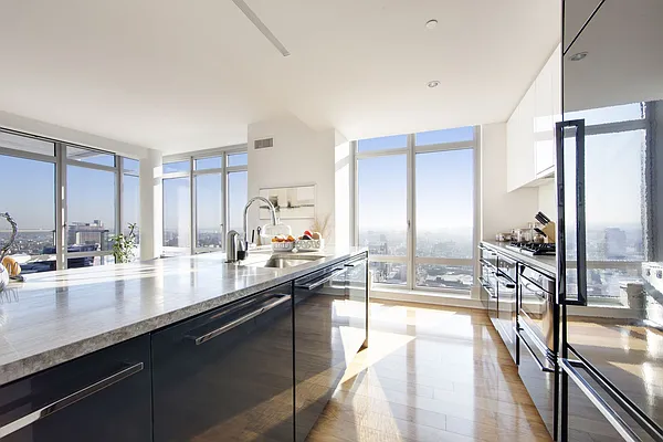 Rented by Compass | media 23