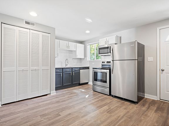 2nd image of 135 Walnut St APT D