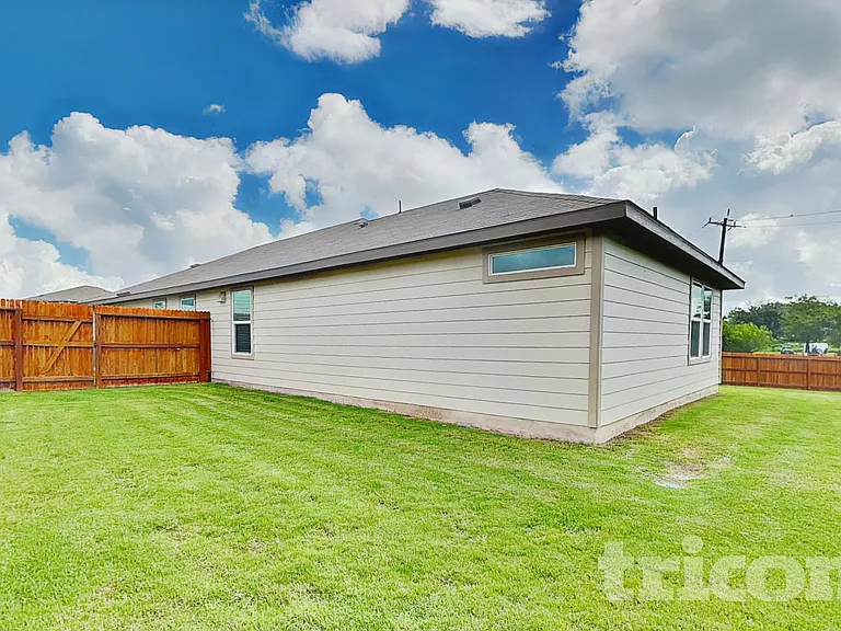 5602 Luna Pass — Photo 15