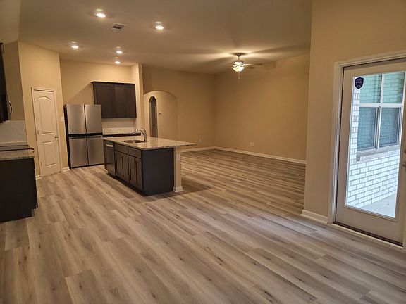 4th image of 1898 Sandalwood Way