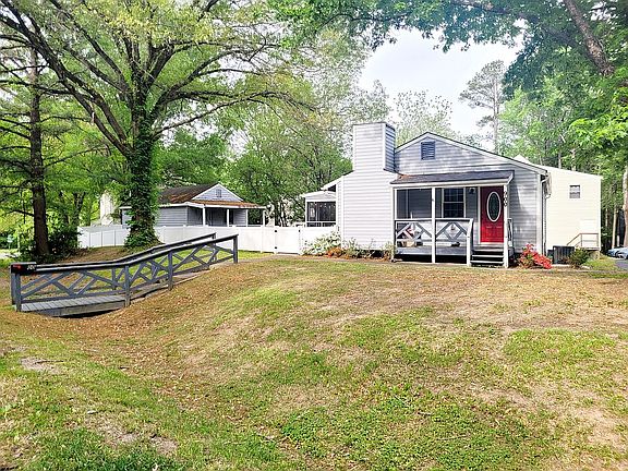 3rd image of 900 Partridge Ln