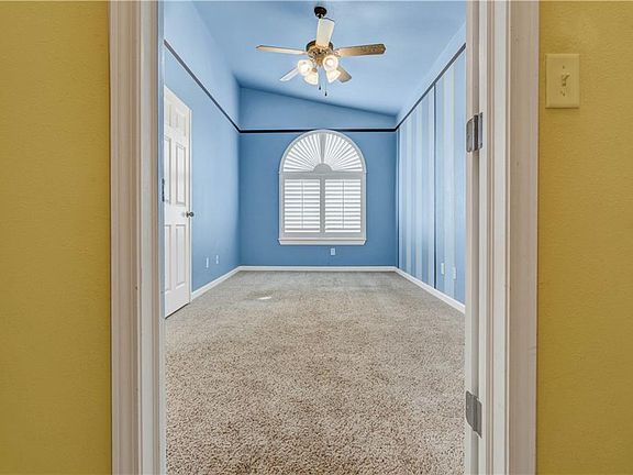 5th image of 821 Phil Hansen Dr